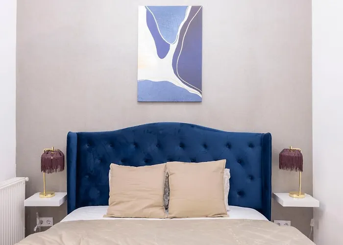 Luxurious Grand W/ 3bedrm 2bathrm