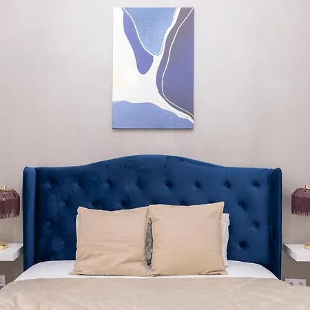 Luxurious Grand W/ 3bedrm 2bathrm