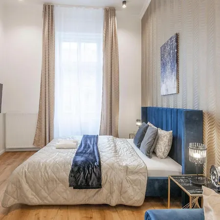Apartamento Luxurious Grand W/ 3bedrm 2bathrm *