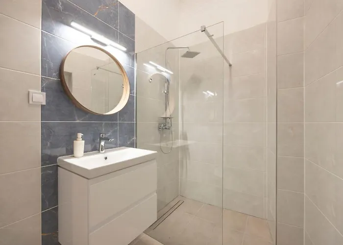 Apartamento Luxurious Grand W/ 3bedrm 2bathrm *