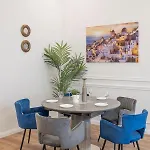 Luxurious Grand W/ 3bedrm 2bathrm